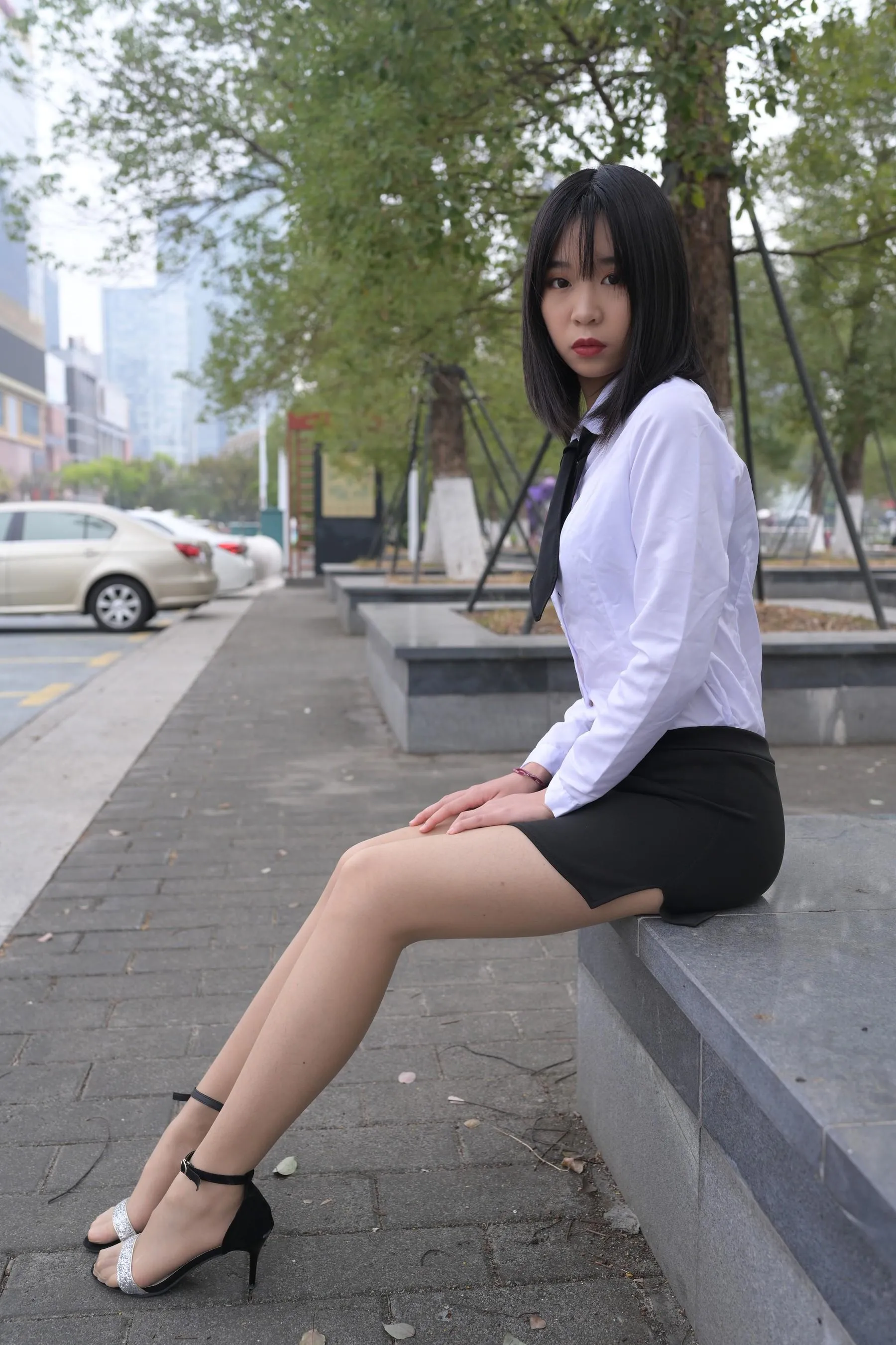 [魔镜街拍] NO.084 程生街拍-商城推销美女长腿肉丝制服 [456P]插图5